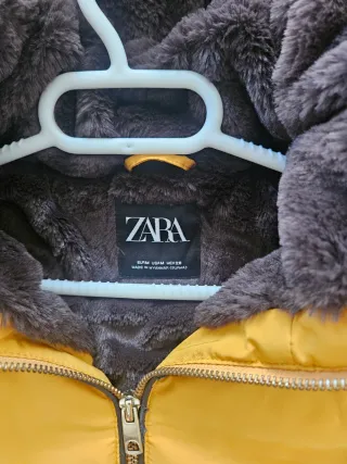 Abrigo Zara Mostaza con Capucha