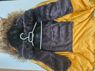 Abrigo Zara Mostaza con Capucha