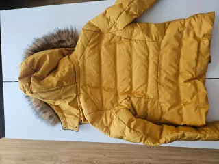 Abrigo Zara Mostaza con Capucha