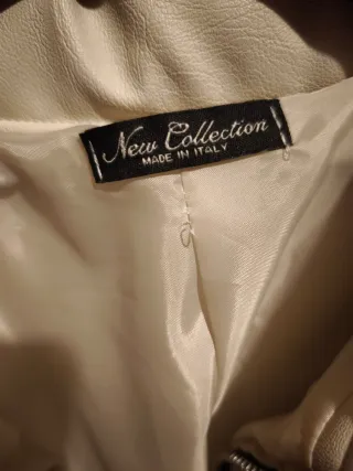 Piumino corto da donna in similpelle