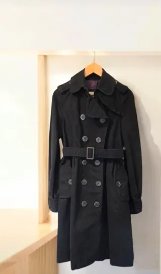 Gabardina Burberry Kensington Negra Mujer