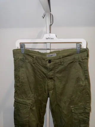 Pantalón cargo Pull&Bear verde militar Talla S