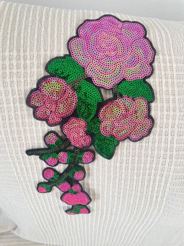 Parche bordado flores lentejuelas