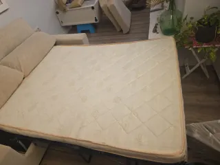 Sofá cama italiano tela fácil limpieza beige.