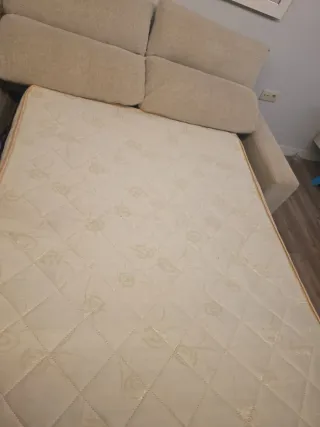 Sofá cama italiano tela fácil limpieza beige.