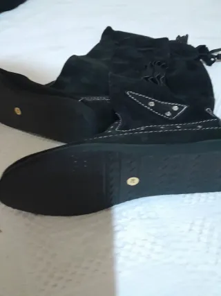 Stivali neri scamosciati con borchie