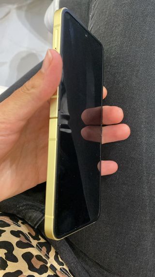 Samsung Galaxy Z Flip 6 con GARANTÍA