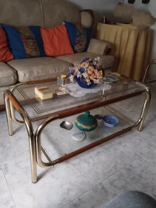 Mesa de centro cristal y metal dorado