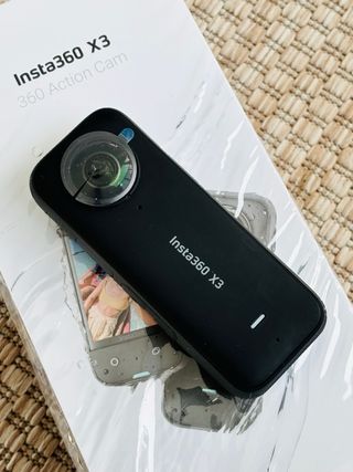 Insta360 X3 + 2 Baterías y Cargador