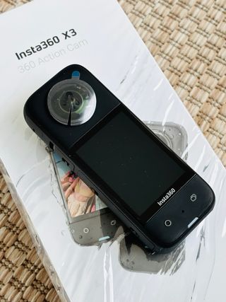 Insta360 X3 + 2 Baterías y Cargador