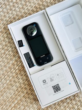 Insta360 X3 + 2 Baterías y Cargador