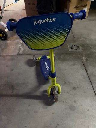 Monopatín infantil Juguettos azul y amarillo