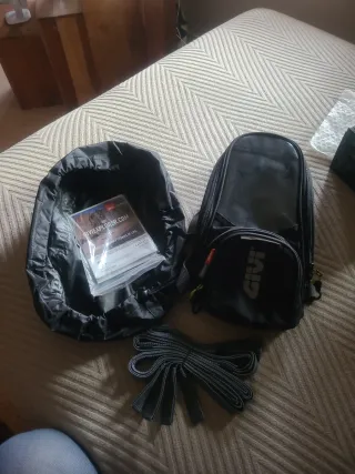 Mochila Givi imantada depósito moto con funda.