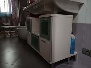 Mobile bagno con ripiano posteriore