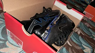 Nike Air Zoom Pro de futbol  azul y negro