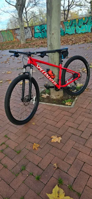 Bicicleta de Montaña Roja