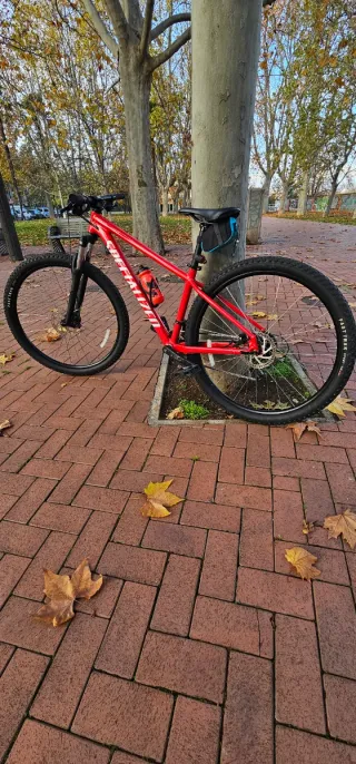 Bicicleta de Montaña Roja