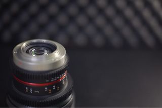 Objetivo Samyang 12mm T2.2