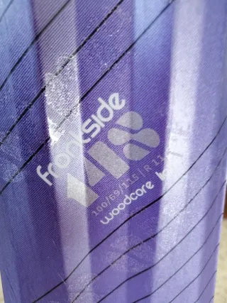 Esquís VOLK, bastones de esquí y bolsa de botas