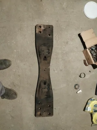 Viga soporte caja decambio Nissan Patrol GR Y60