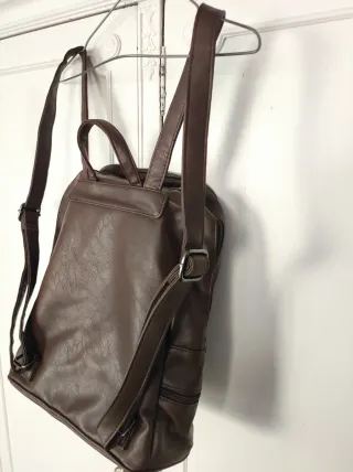 Mochila imitación piel marrón