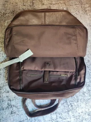 Mochila imitación piel marrón