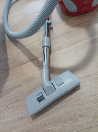 Aspiradora Bomann V700 Roja