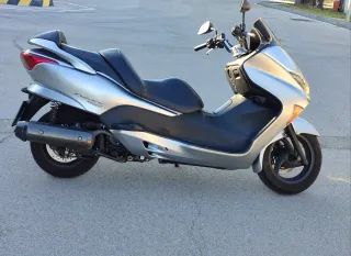 Honda Forza 250 Plata