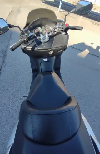 Honda Forza 250 Plata