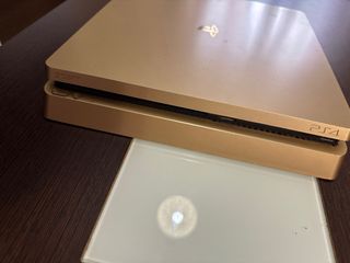 PS4 (PlayStation 4) Gold