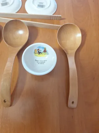 Set di utensili da cucina in legno e porcellana