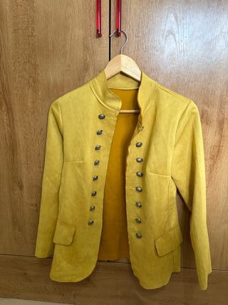 Chaqueta amarilla