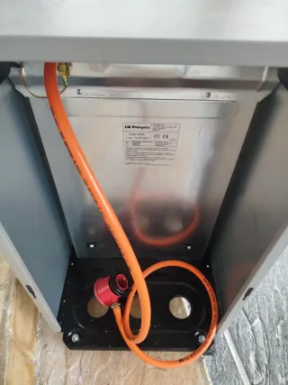 Estufa de Gas Llama Azul Negra