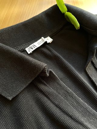 Top Zara polo S negro ajustado