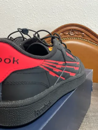 Reebok Club C 85 Talla 42 Negro/Rojo