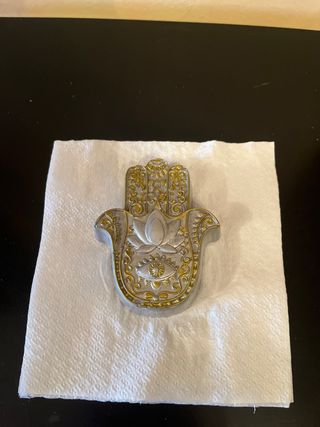 Mano de Fátima escayola decorada