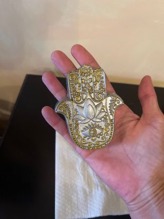 Mano de Fátima escayola decorada