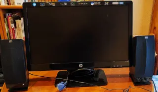 Pantalla HP 21.5 + 2 Altavoces Altec