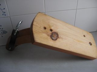 Jamonero de madera y metal