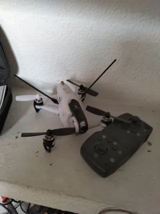 Drone Blanco y Negro con Control