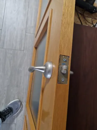 Puerta interior madera con 3 cristales