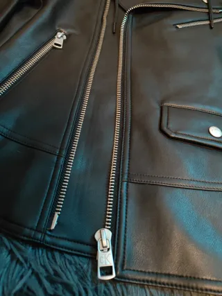 Chaqueta Cuero Calvin Klein Negra Talla S, NUEVA.