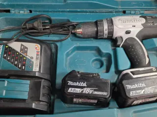 Taladro Makita DHP453RFEW + Cargador + 2 Baterías
