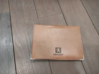 Carpeta de piel Peugeot
