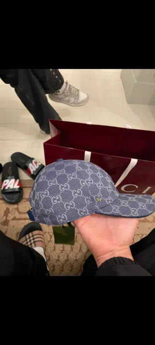 Berretto Gucci GG Blu e Beige