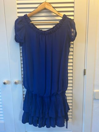 Vestido azul corto con volantes