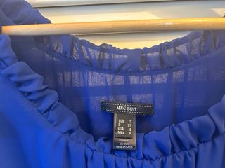 Vestido azul corto con volantes