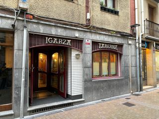 Se alquila Bar en Deba
