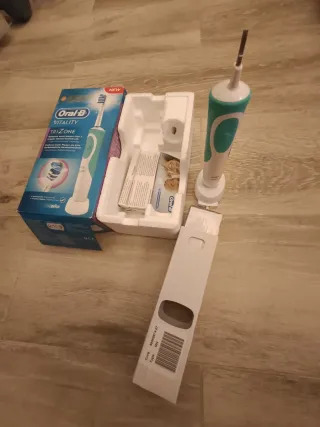 Cepillo Dental Eléctrico Oral-B Vitality TriZone
