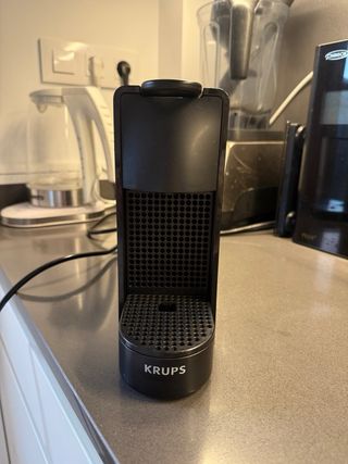 Cafetera Nespresso Negra